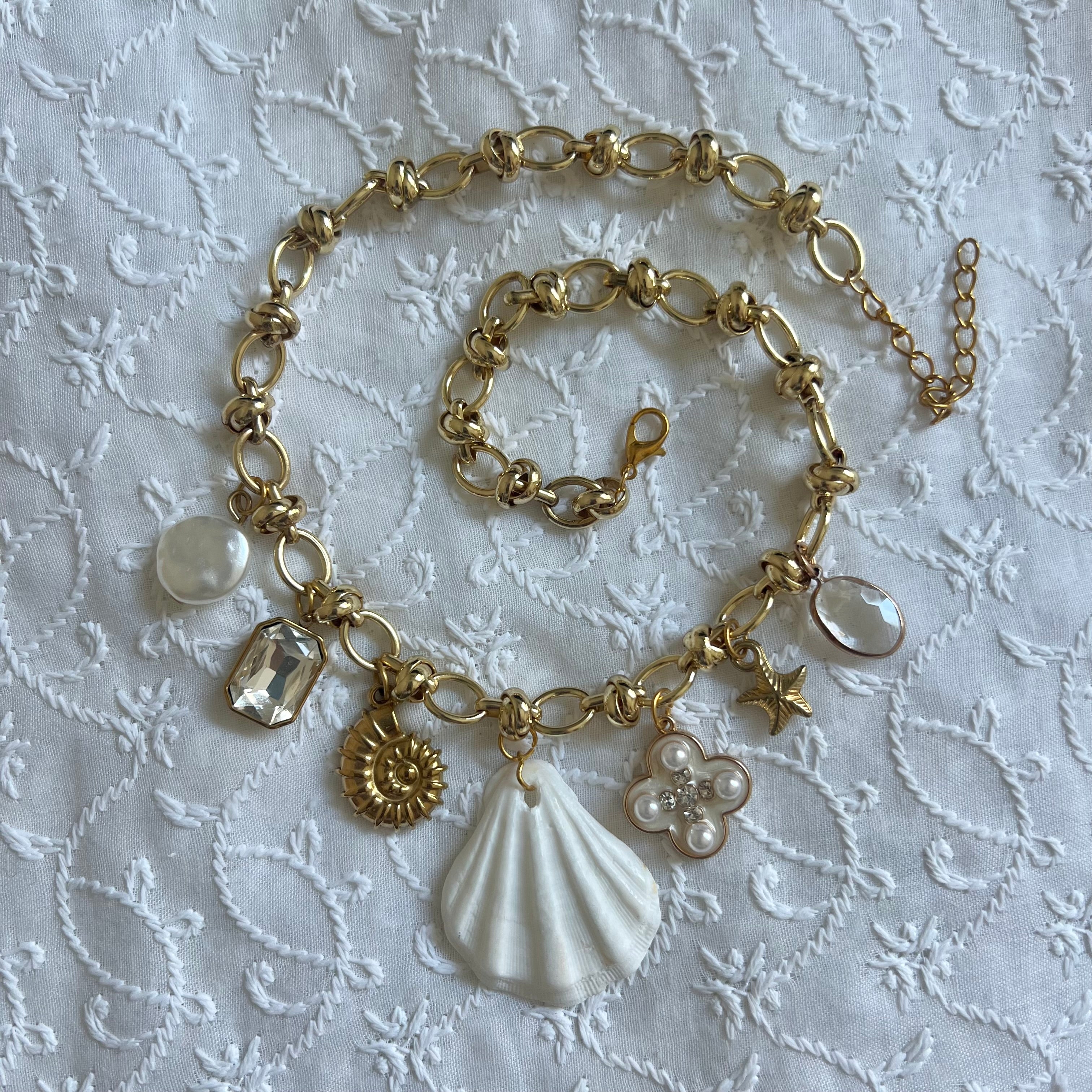 Sea Shell Charm Necklae